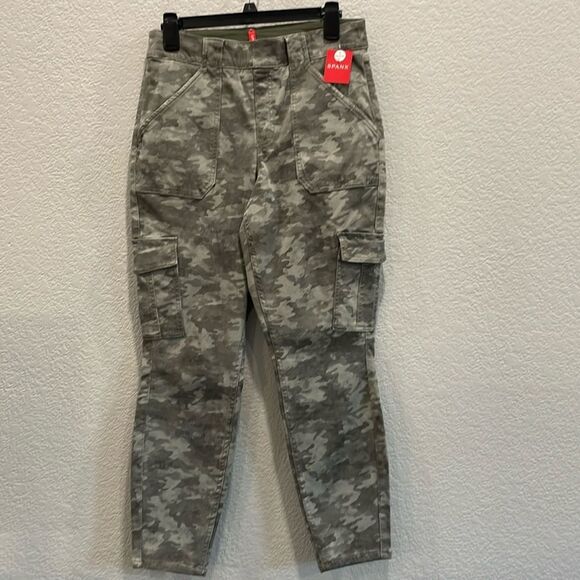 NEW Spanx Stretch Twill Ankle Cargo Pant in Stone Wash Camo Size XL Petite - Picture 2 of 10
